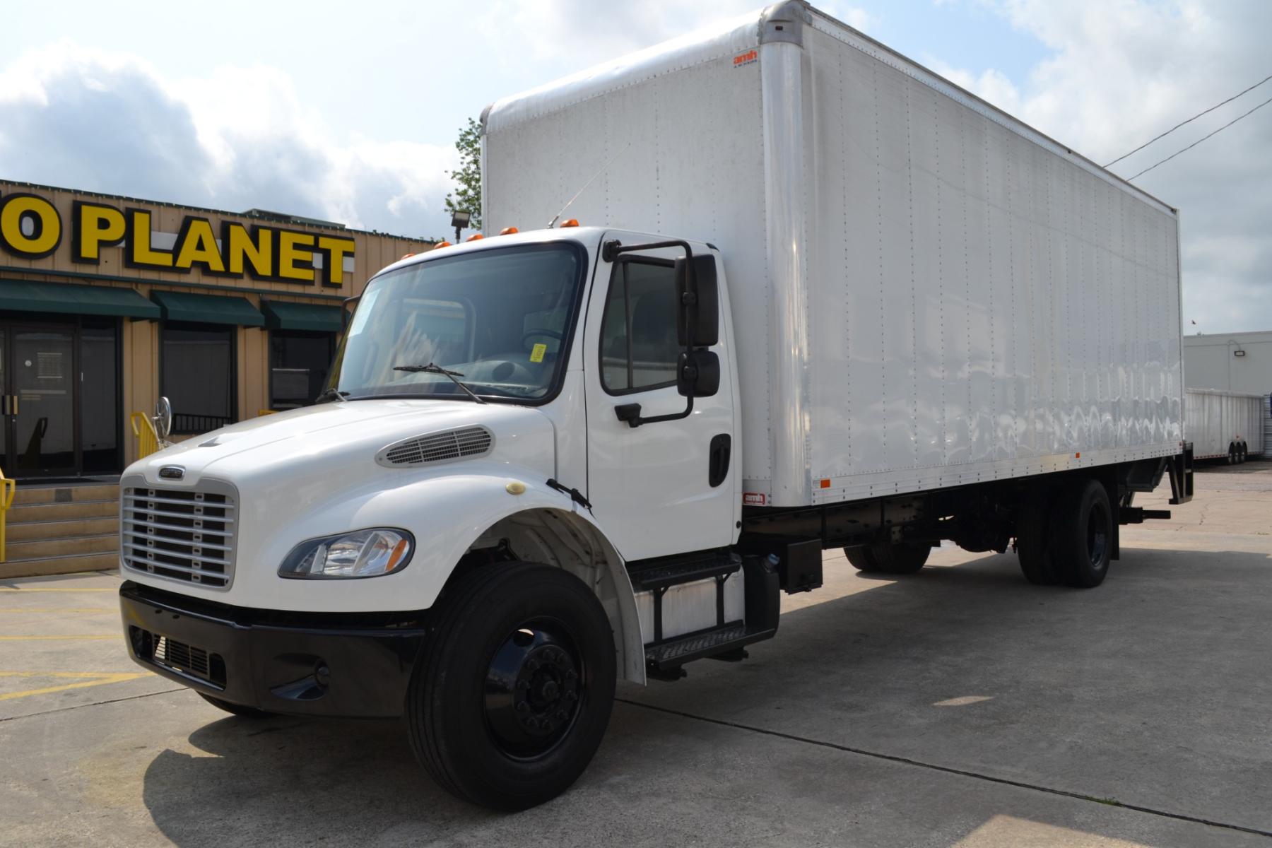 2017 WHITE /BLACK FREIGHTLINER M2-106 with an CUMMINS ISB 6.7L 240HP engine, ALLISON 2100HS AUTOMATIC transmission, located at 9172 North Fwy, Houston, TX, 77037, (713) 910-6868, 29.887470, -95.411903 - 26,000LB GVWR NON CDL, 26FT BOX, 13FT CLEARANCE , 103" X 102", MAXON 3,500LB CAPACITY ALUMINUM LIFT GATE, DUAL 50 GALLON FUEL TANKS,SPRING RIDE - Photo #0